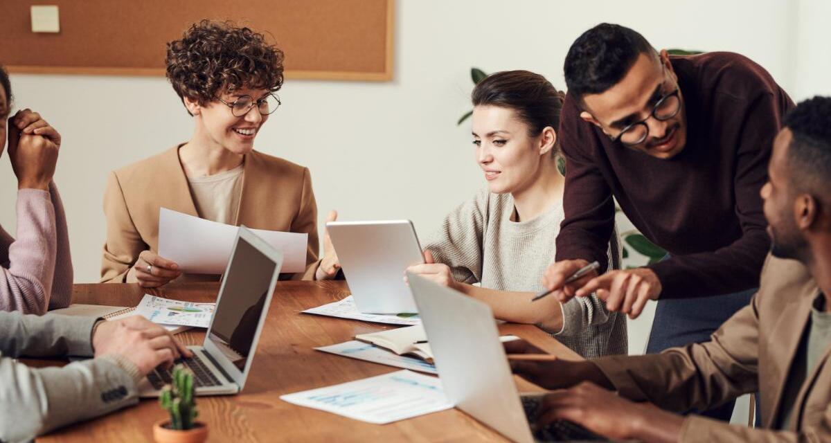 Az egyéni referenciák függvényében